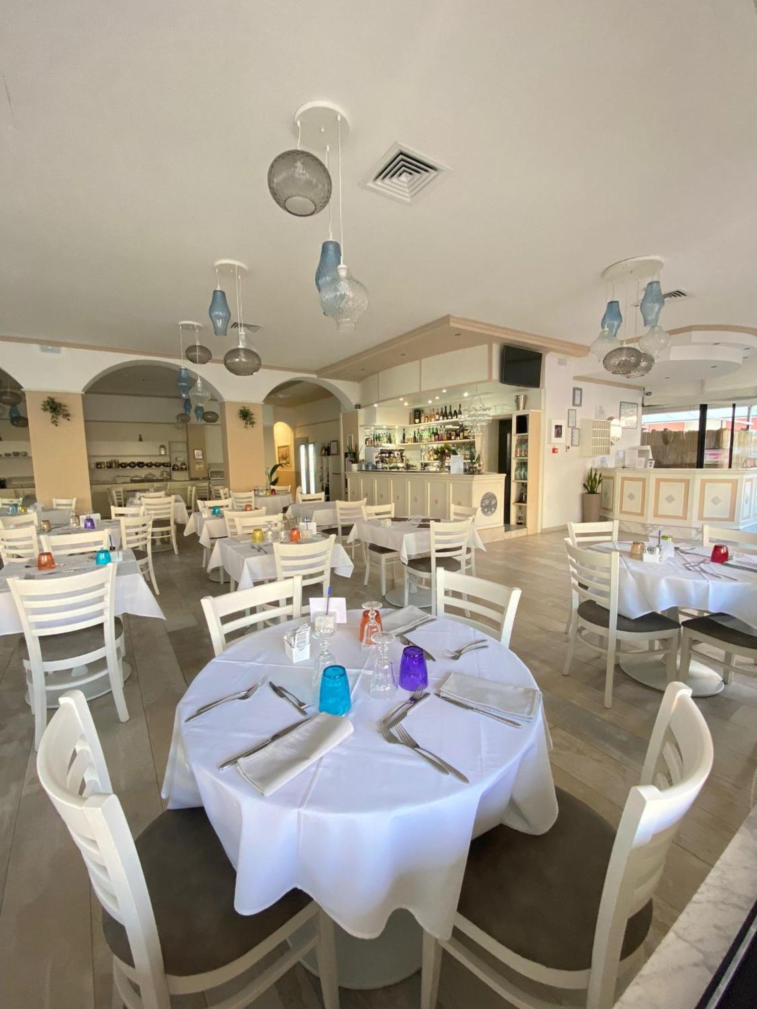 Hotel Virginia Marina di Massa Dış mekan fotoğraf