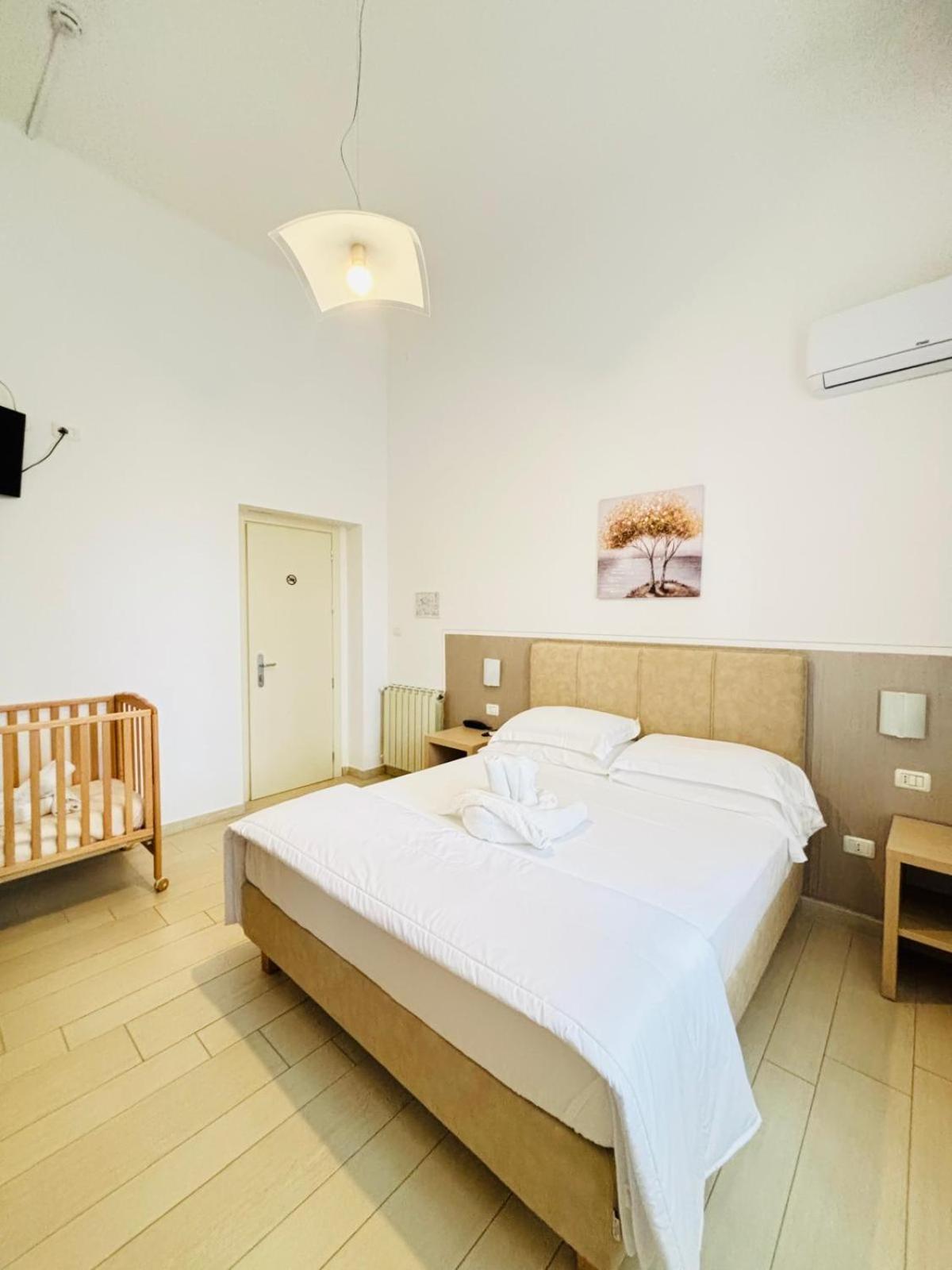 Hotel Virginia Marina di Massa Dış mekan fotoğraf