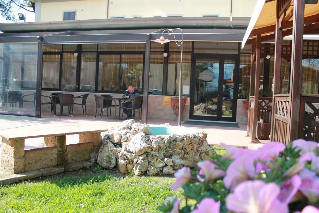 Hotel Virginia Marina di Massa Dış mekan fotoğraf